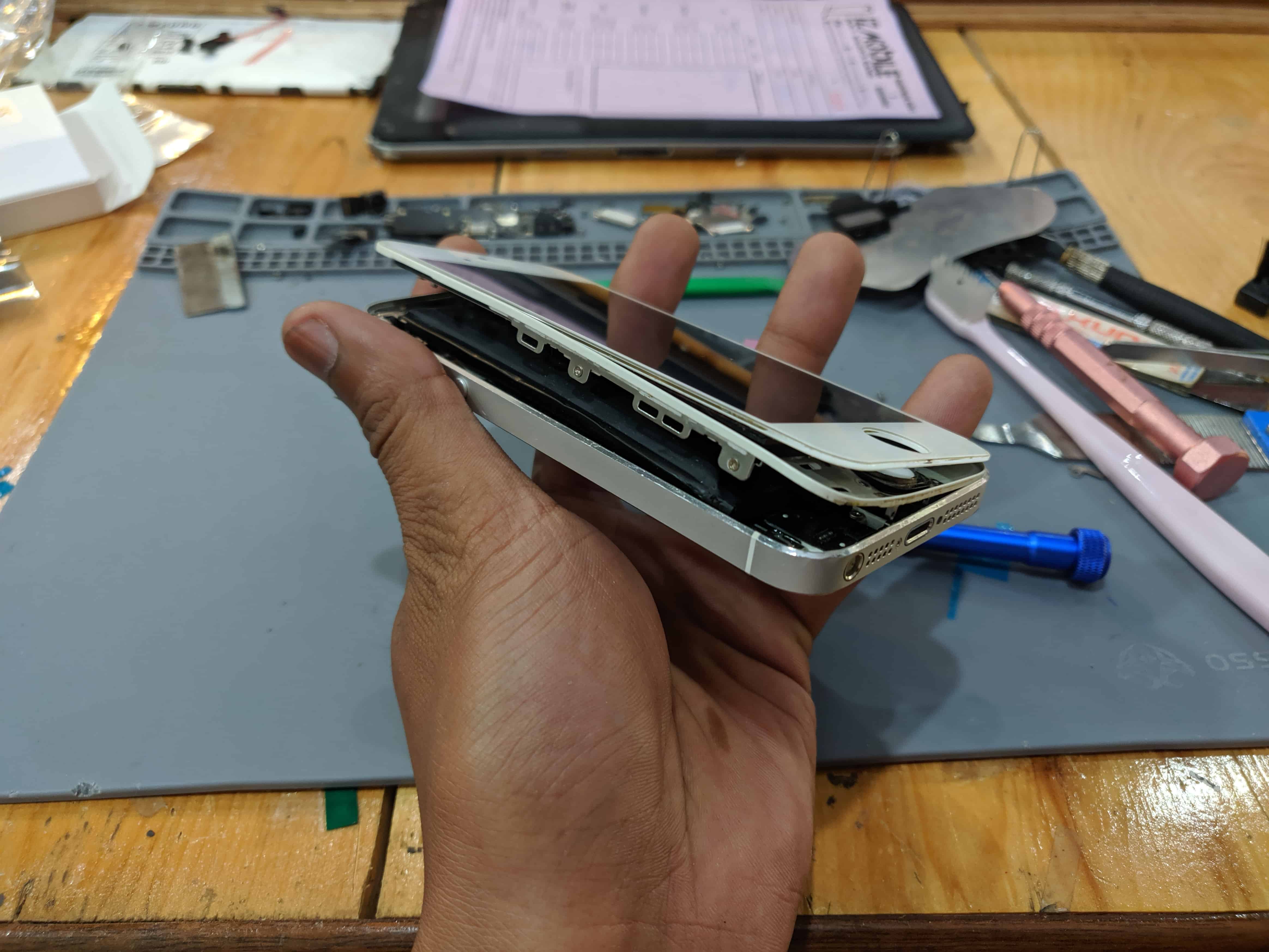 Repair ,Buy and Sell Iphone On Bangi